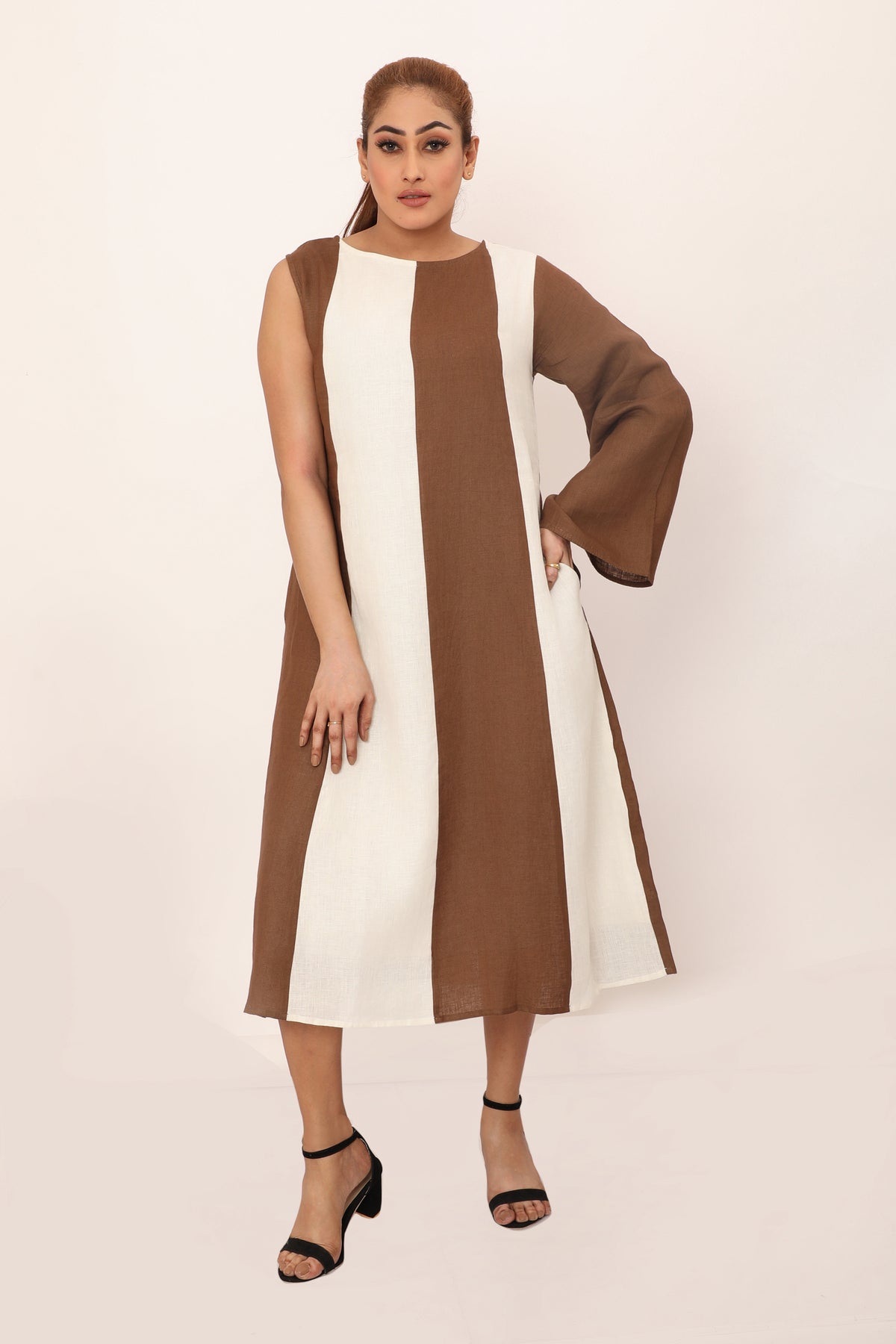 Victoria Dress Chikoo Brown