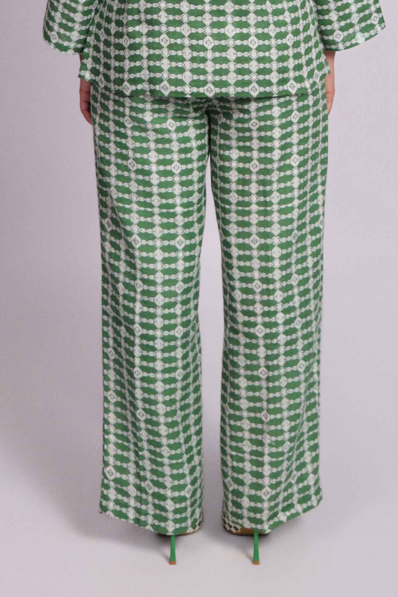 aster-pants-green-trellis