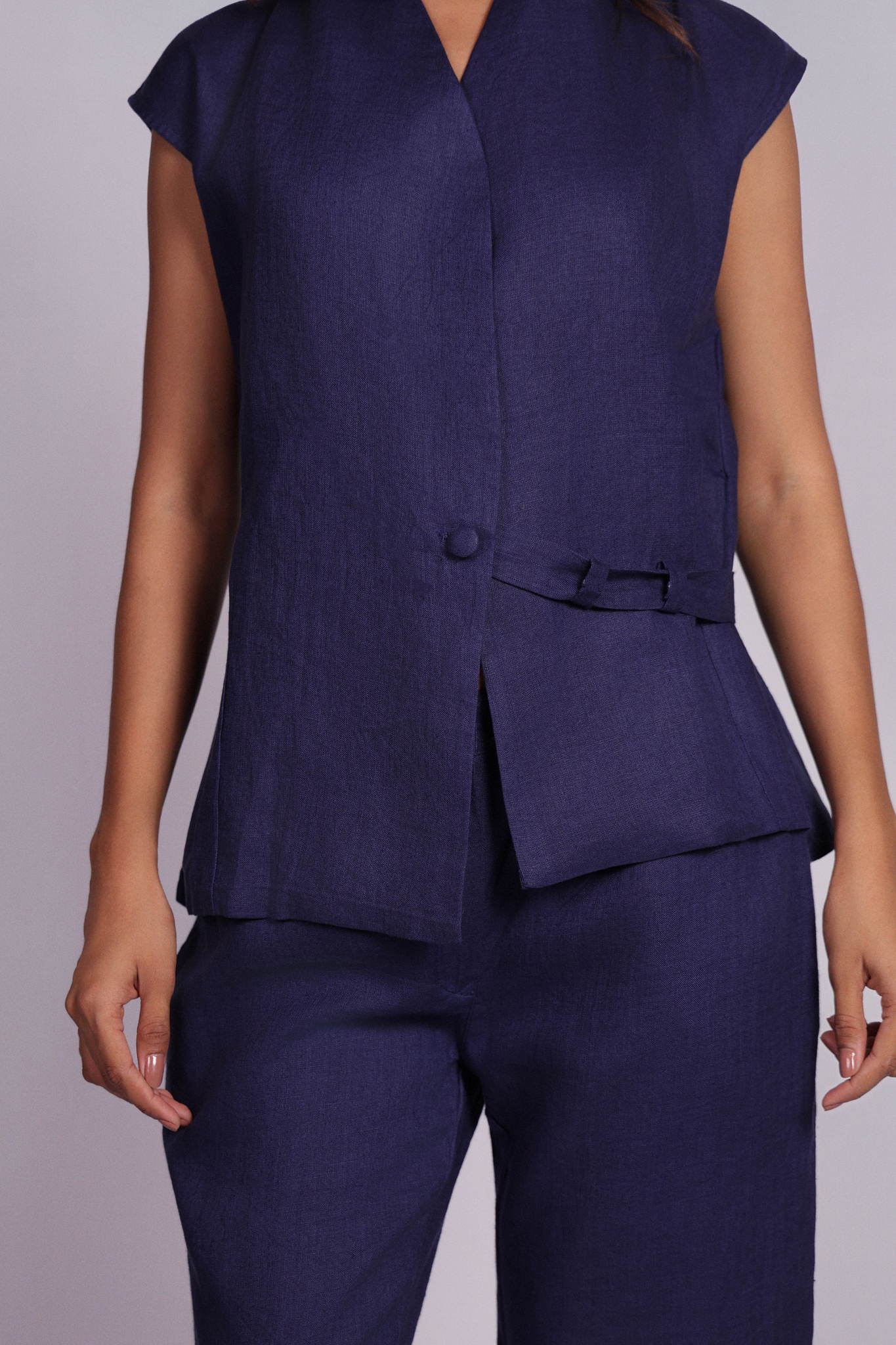 Alora Vest Carbon Blue