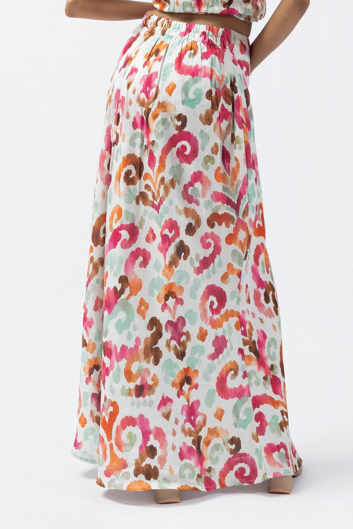 ana-skirt-flourish